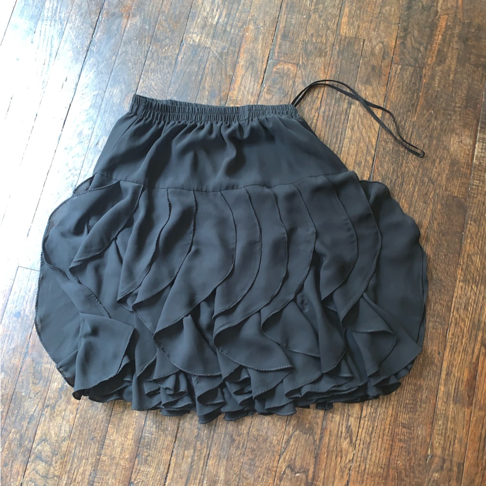 black skirt size 6